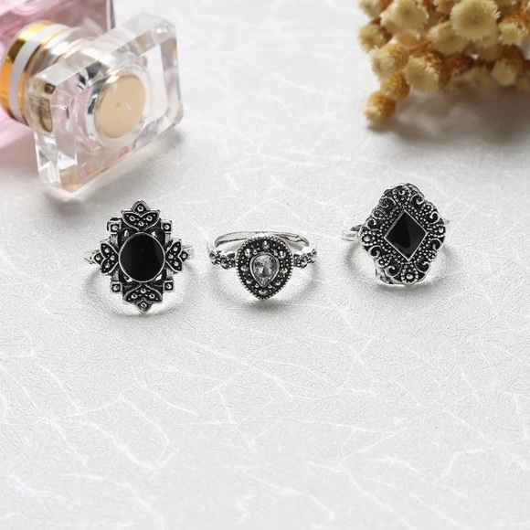 Black & silver ring set (15 rings) - Picture 8 of 11